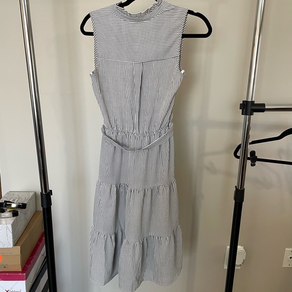 Blue and White Mid Length Flowy Dress - Picture 2 of 3